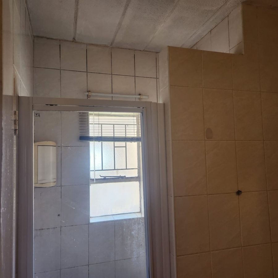 To Let 2 Bedroom Property for Rent in Kannoniers Park North West